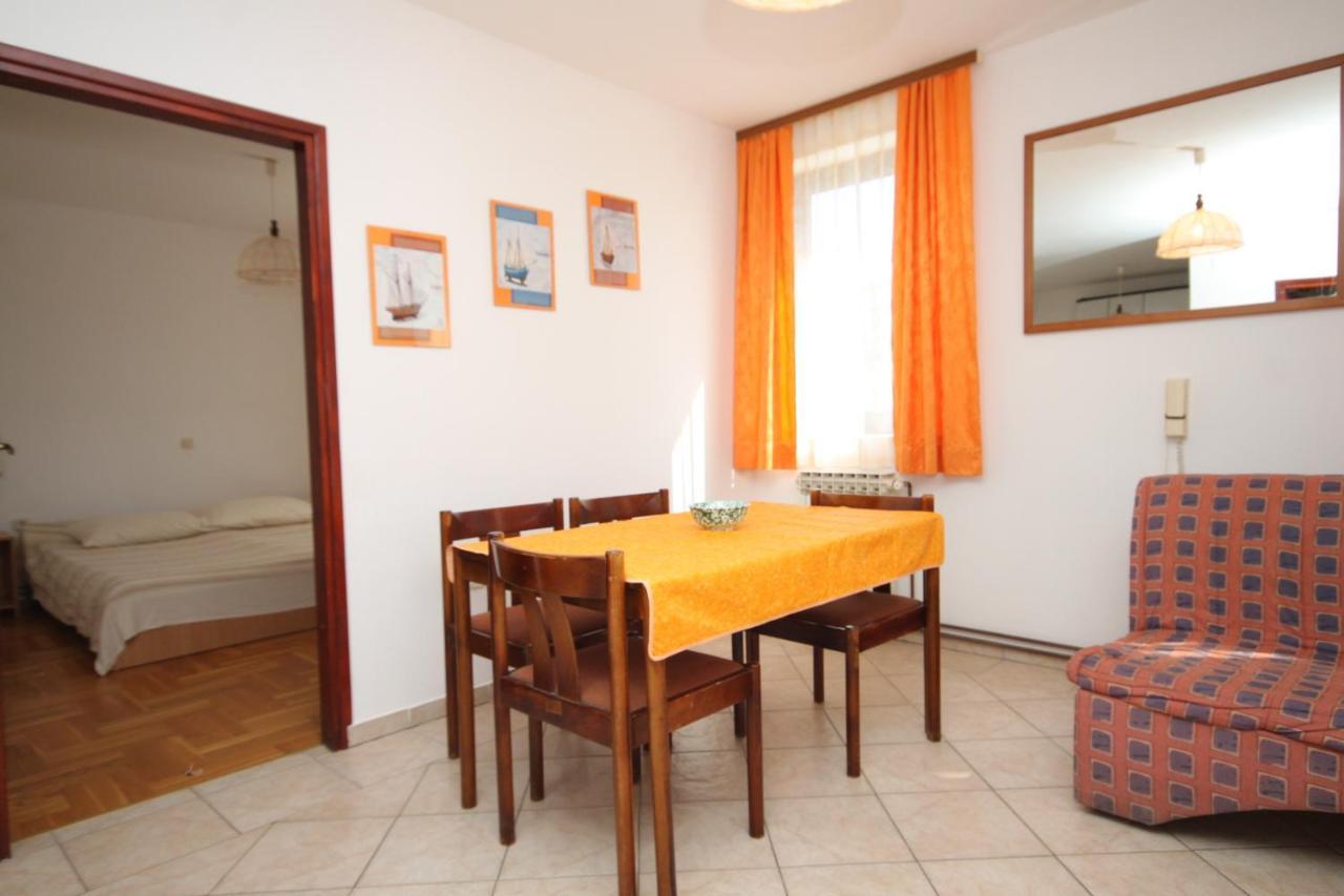Apartments With A Parking Space Mali Lošinj Екстериор снимка